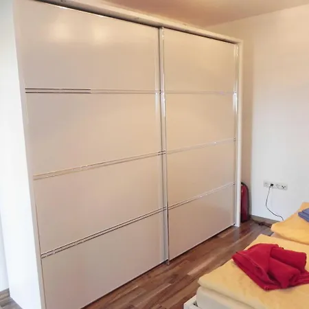 Ferienwohnung Hoth דירה *